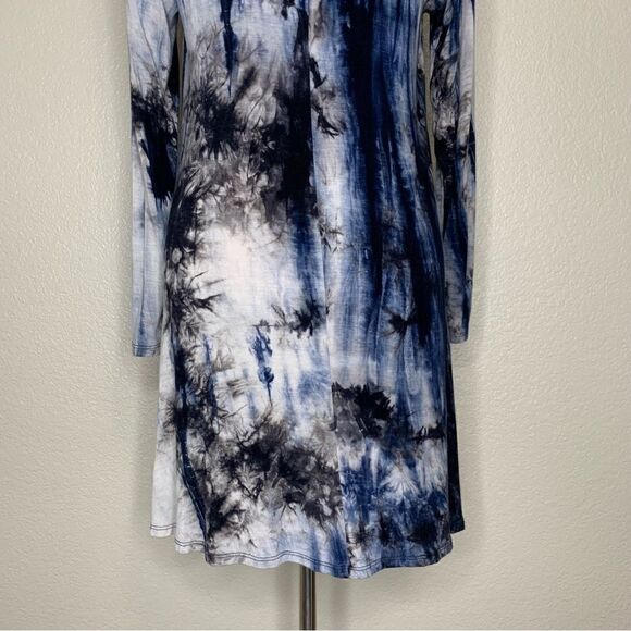 Entro Tie Dye Stretch Knit Key Hole Back Long Sleeves Dress - Picture 9 of 12